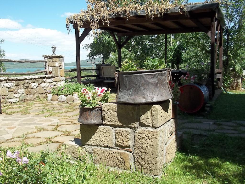 Villa T'Asprolithia Kalývia Fylaktís Exterior foto